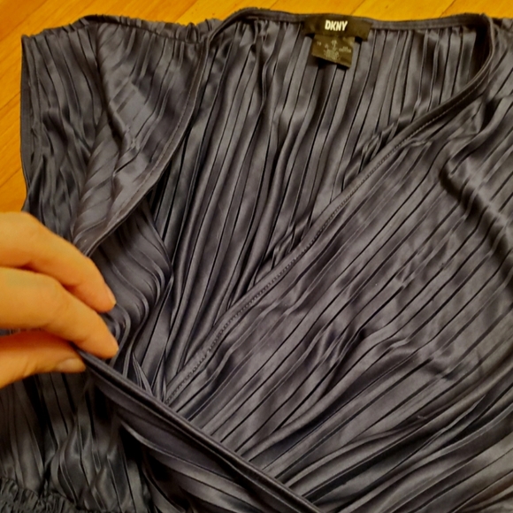 DKNY Women’s Pleated Smocked-Waist V Neck Dress. Dark Blue. Size 14. - Picture 10 of 13